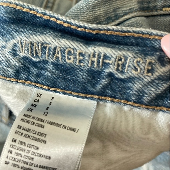 American eagle vintage high waisted distressed light wash shorts - Picture 3 of 4